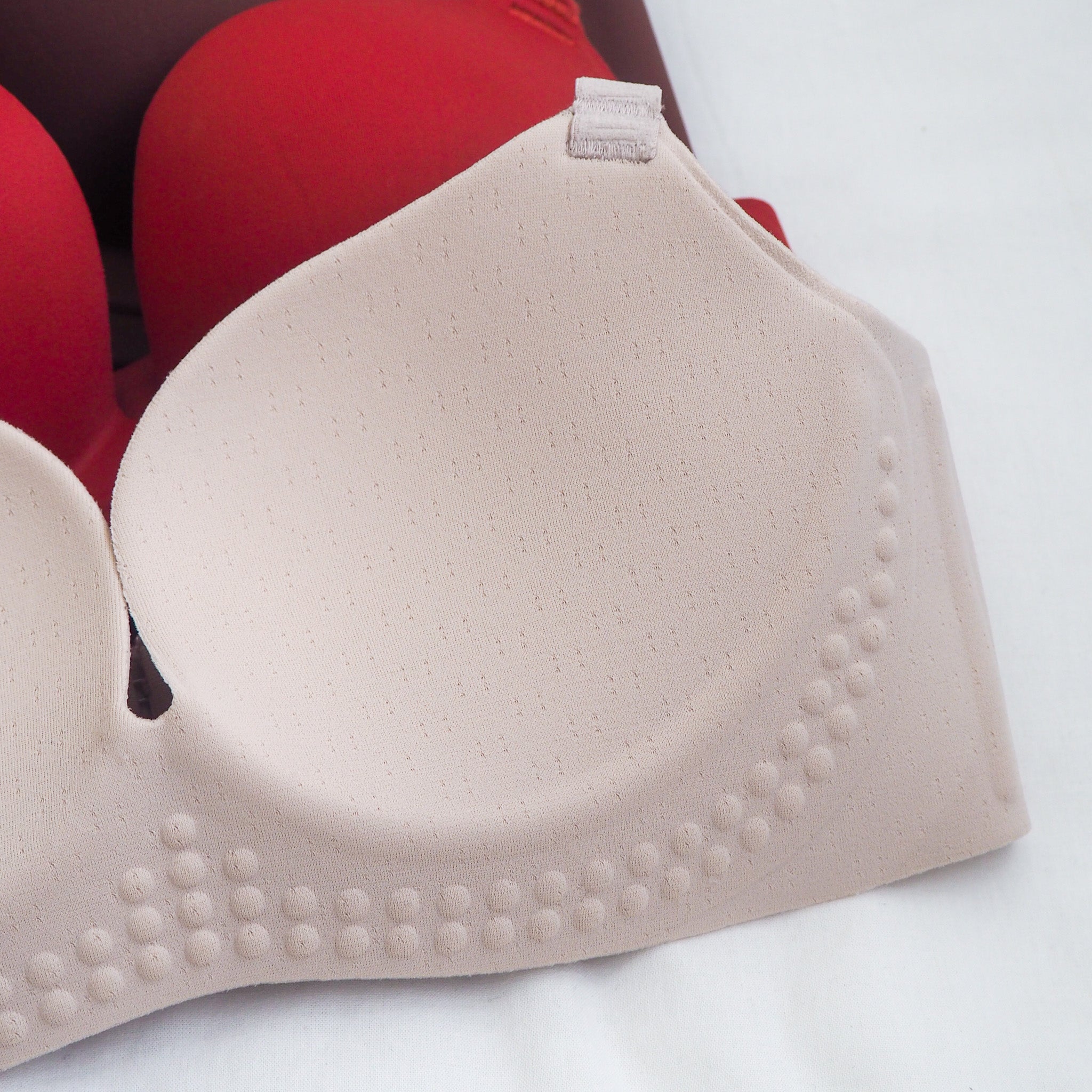 No Bulge! Seamless Wireless Bra in Velvet Black