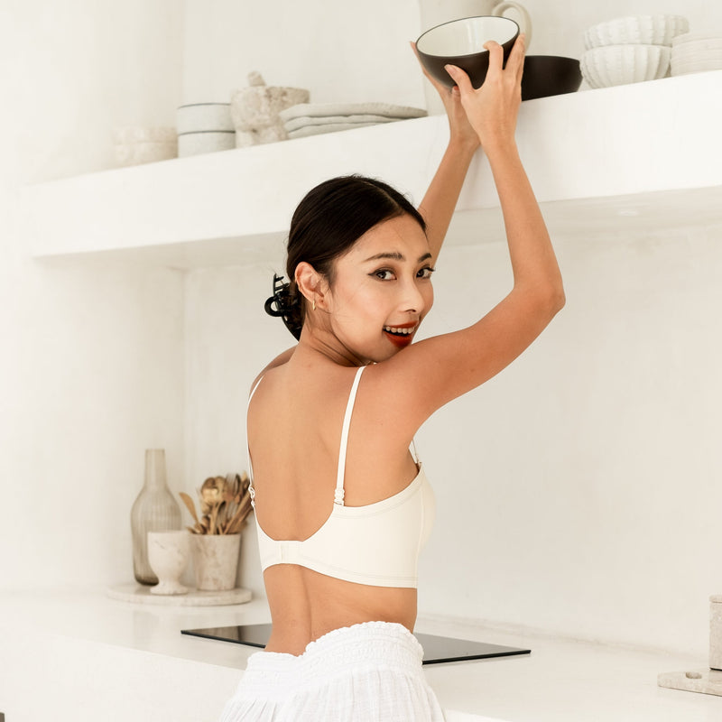 Minimalist Ultra-Smooth Concealer! Lightly-Lined Seamless Strapless Wireless Bra