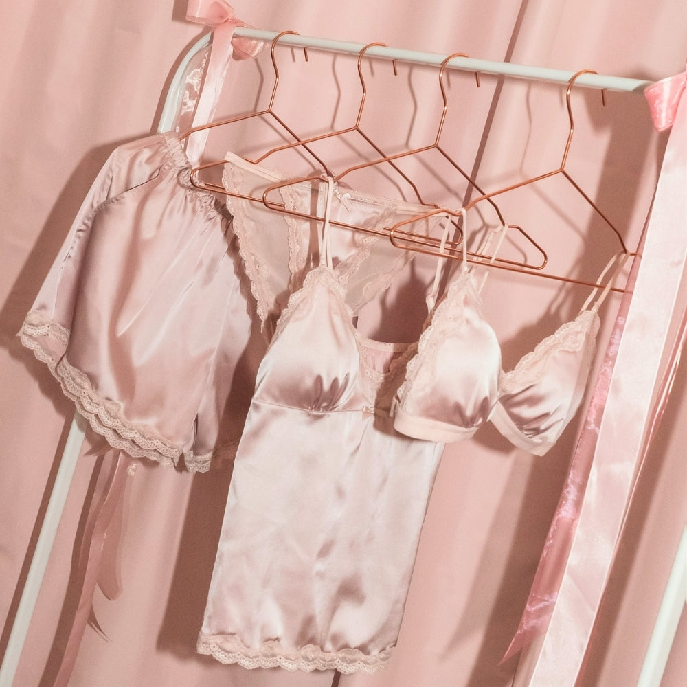Soft Bloom Lace Bralette in Champagne Pink