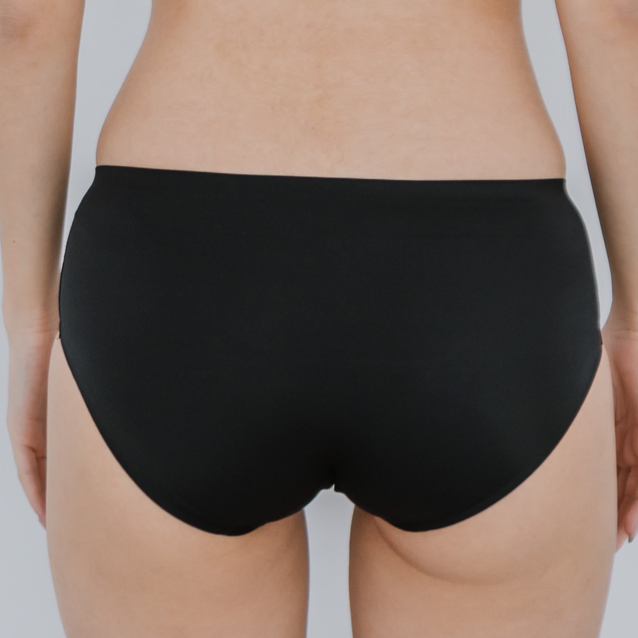 Entice Me! V3.0 Seamless Mid-Rise Cheeky in Matte Black