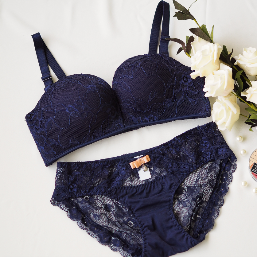 Laced It Up! Non-Slip Strapless Push Up Bra in Midnight Blue (Size L Only)