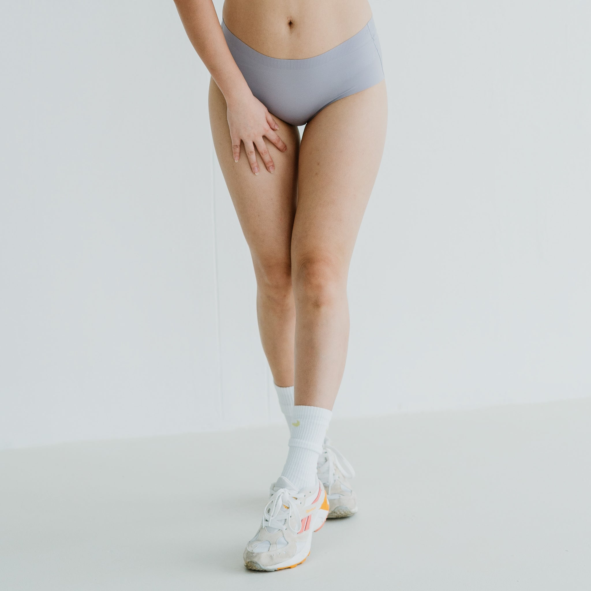AIR-LEISURE Mid-Rise Seamless Cheekie (Tiffany, size S/M Only)