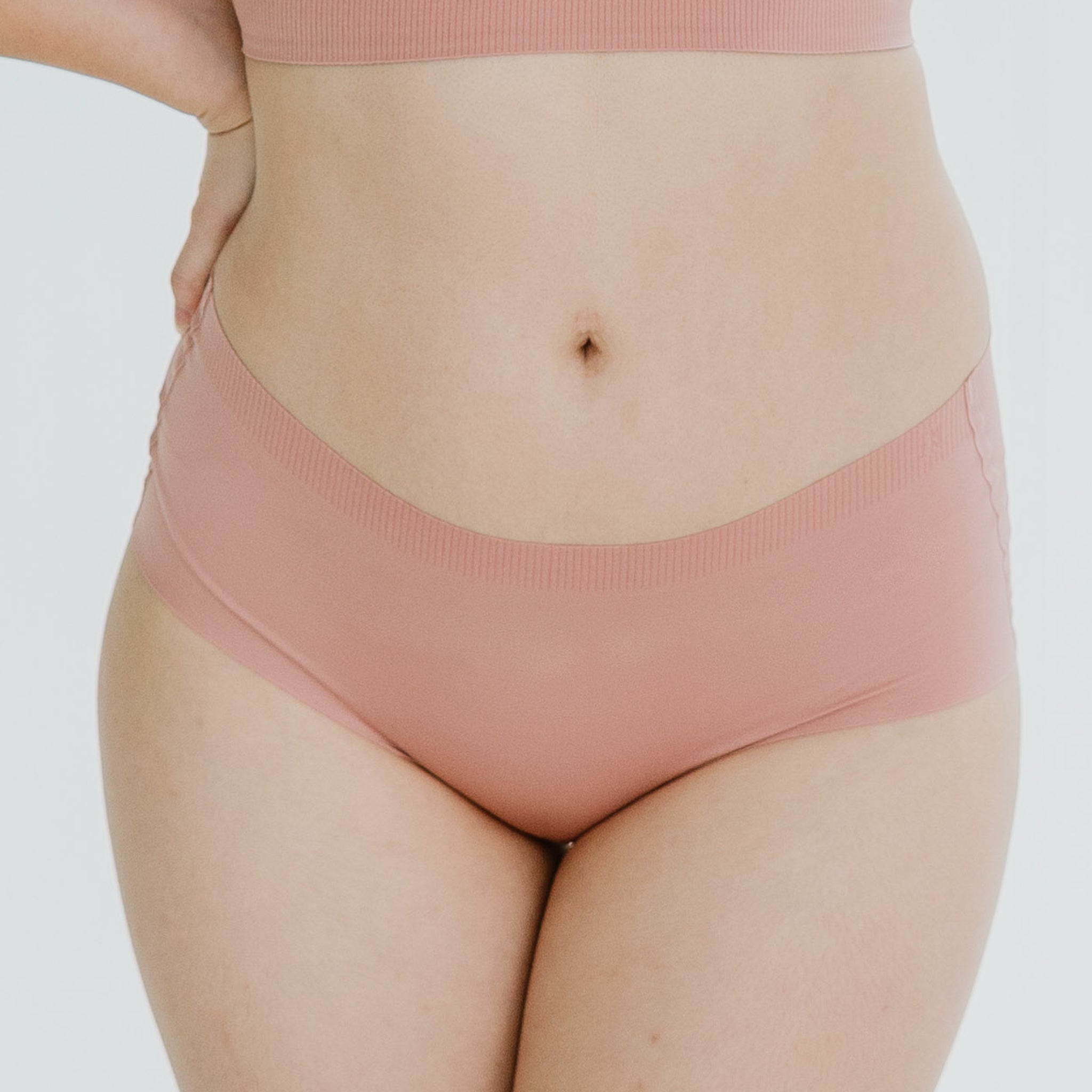 AIR-LEISURE Mid-Rise Seamless Cheekie (Tiffany, size S/M Only)