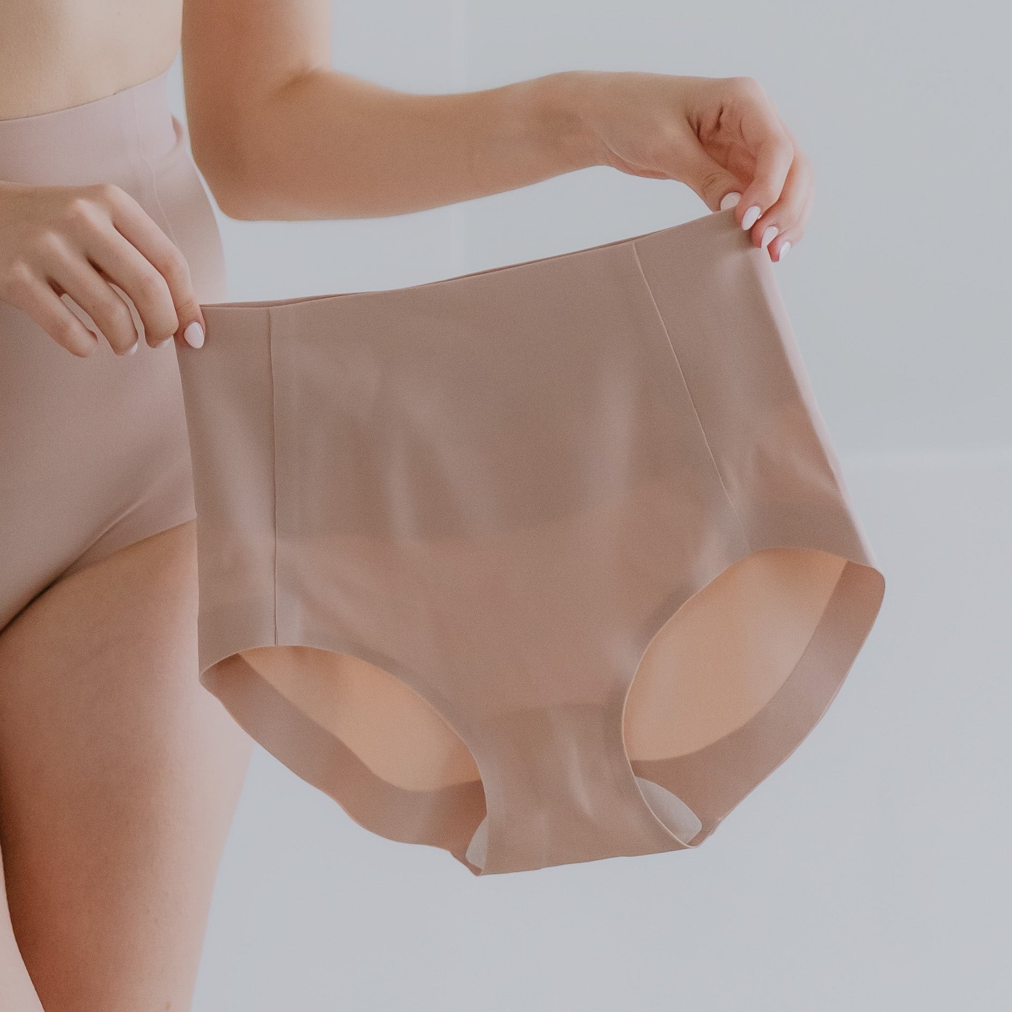 Air-Shaper Super High-Rise Seamless Cheekie (Medium Compression)