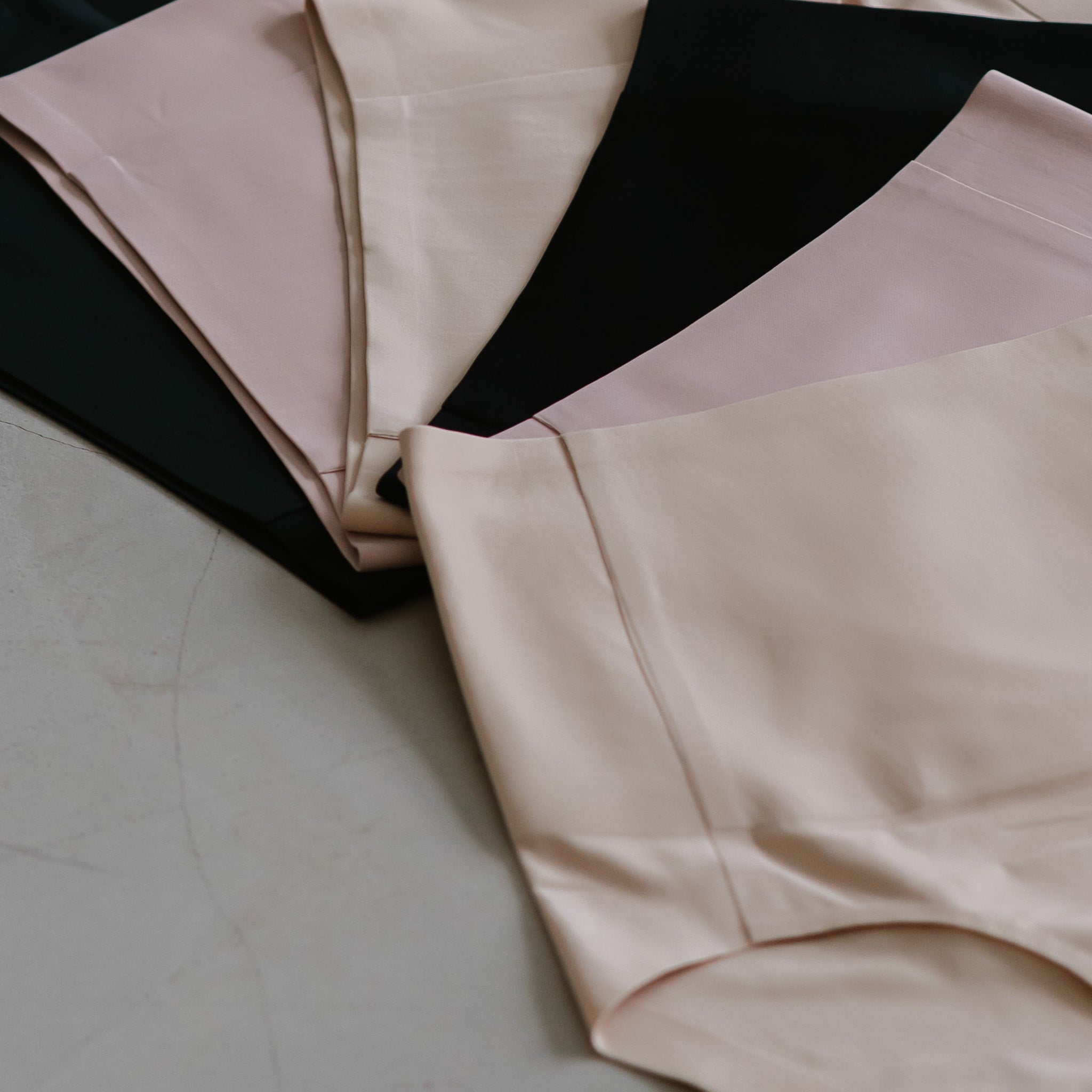 Air-Shaper Super Mid-Rise Seamless Cheekie (Medium Compression)