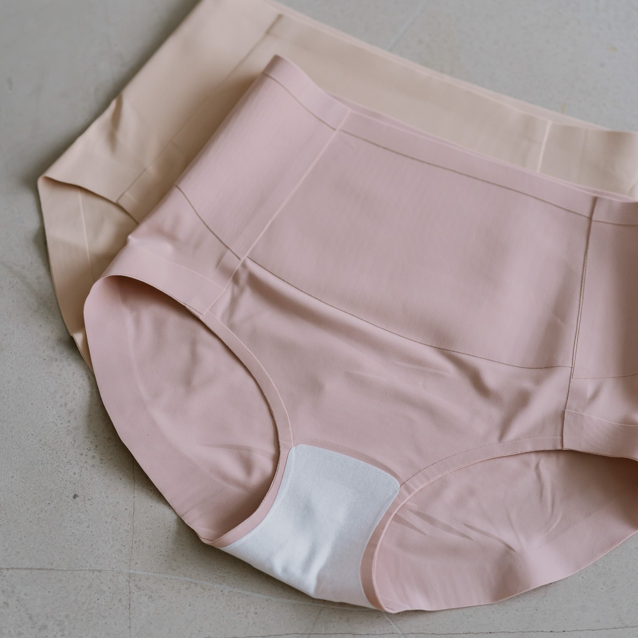 Air-Shaper Super High-Rise Seamless Cheekie (Medium Compression)