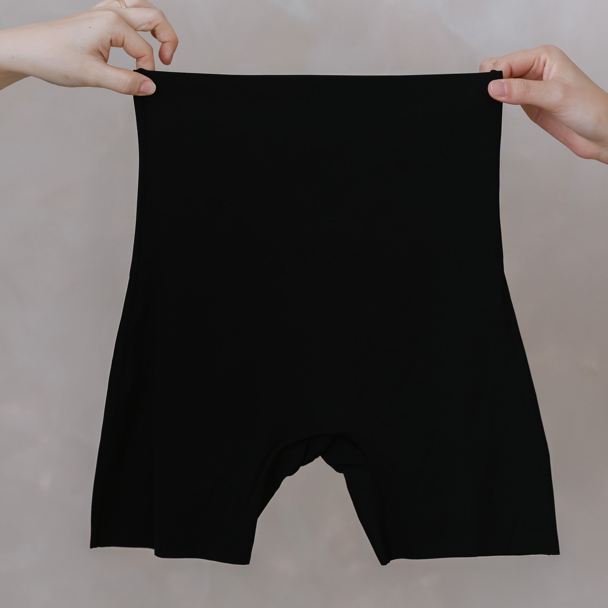 Air-Shaper Super Mid-Rise Seamless Shortie (Medium Compression)
