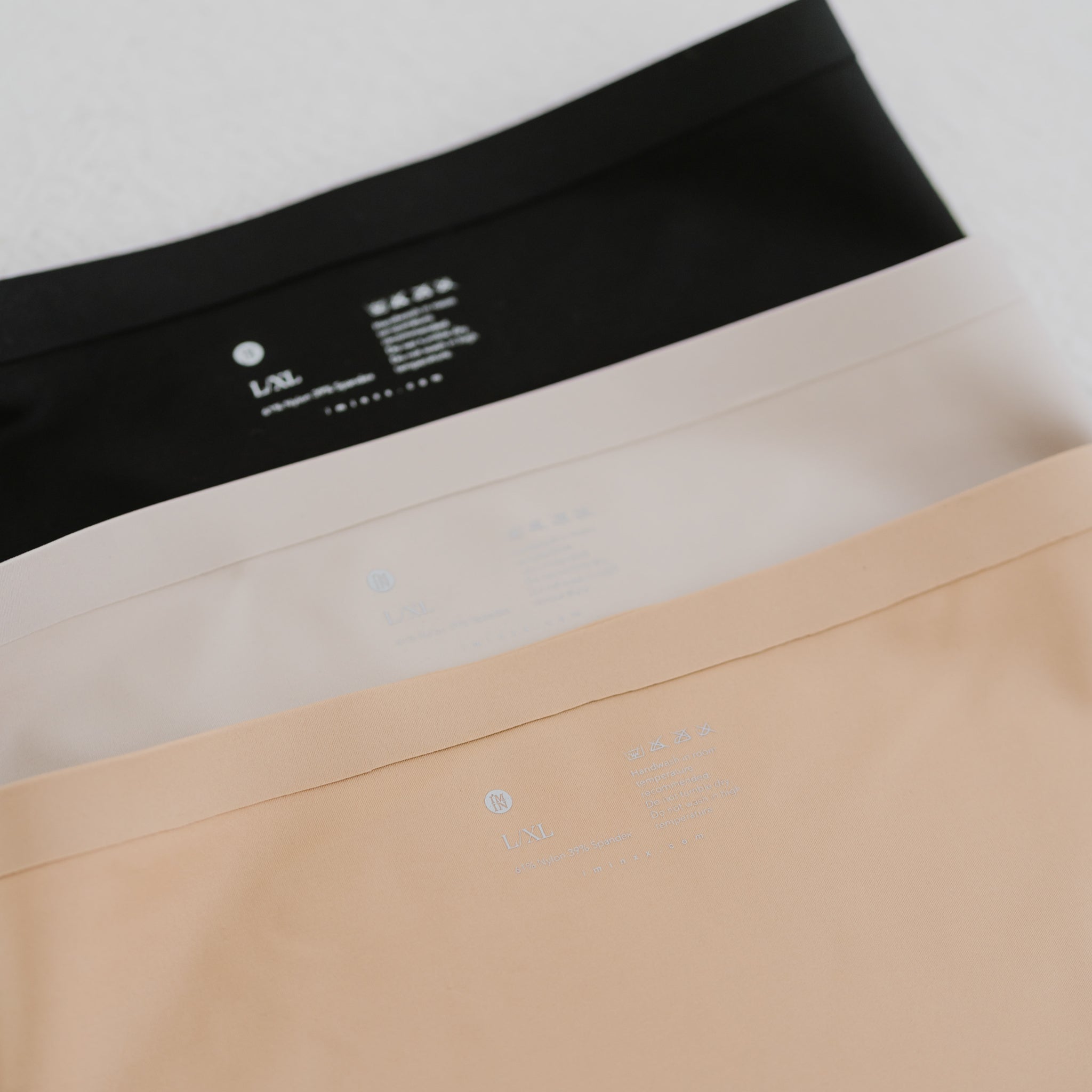 AIR-SHAPER Super Mid-Rise Seamless Shortie (Gentle Compression)