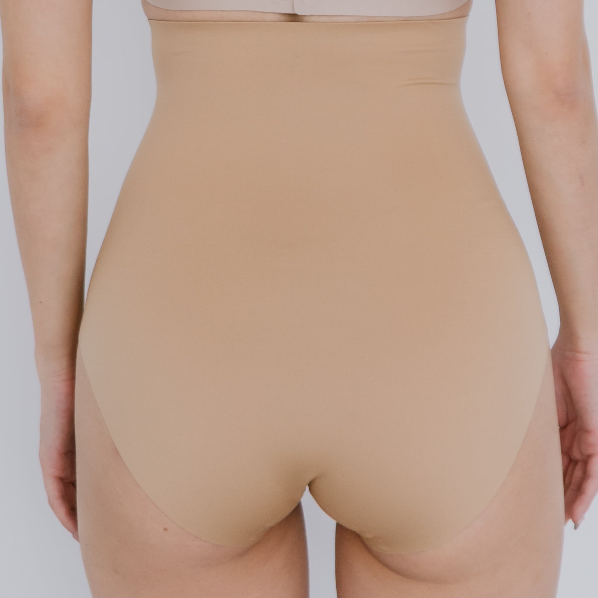 AIR-SHAPER Super High-Rise Seamless Cheekie (Gentle Compression)